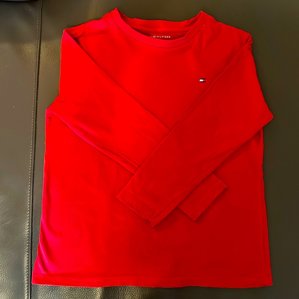 Tommy Hilfiger long-sleeved t-shirt, Boys size 12/14, EUC